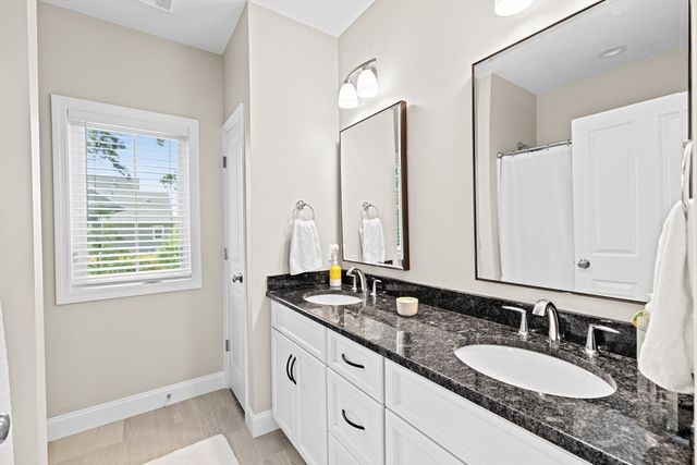 14 Meadowbrook Dr, Plymouth, MA 02360