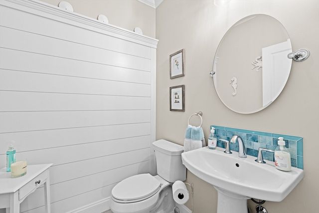 14 Meadowbrook Dr, Plymouth, MA 02360