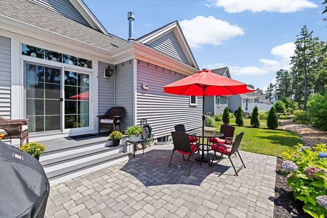 14 Meadowbrook Dr, Plymouth, MA 02360