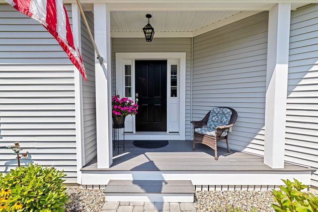 14 Meadowbrook Dr, Plymouth, MA 02360