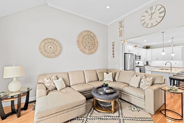 14 Meadowbrook Dr, Plymouth, MA 02360