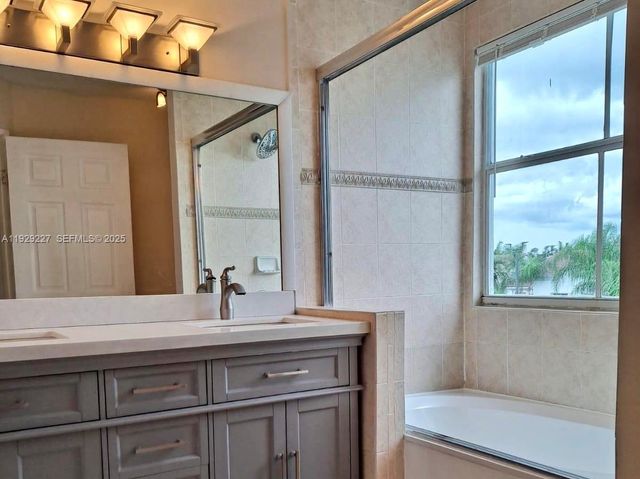 4635 NW 97th Pl 158, Doral, FL 33178