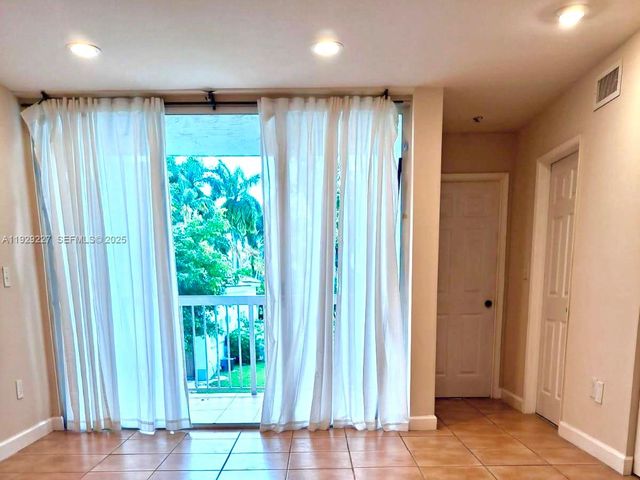 4635 NW 97th Pl 158, Doral, FL 33178