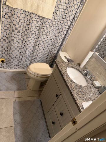 34 Patriot Drive APT A6, Danbury, CT 06810