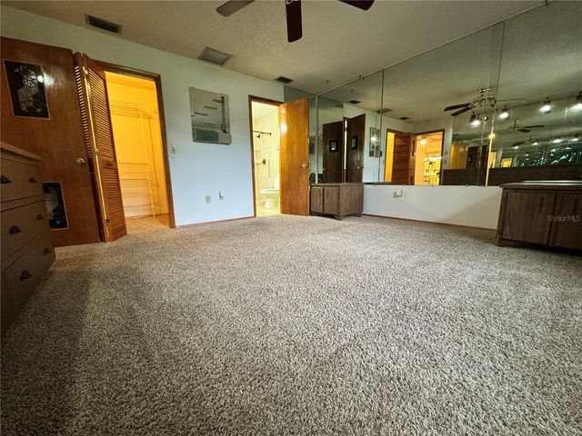 8225 E HIGHWAY 25, Belleview, FL 34420