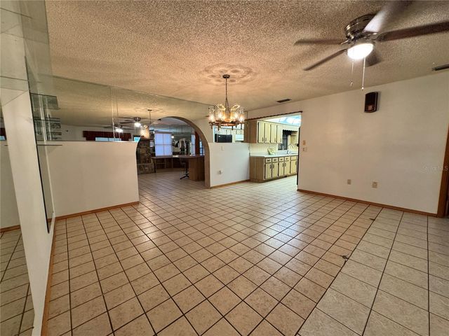 8225 E HIGHWAY 25, Belleview, FL 34420