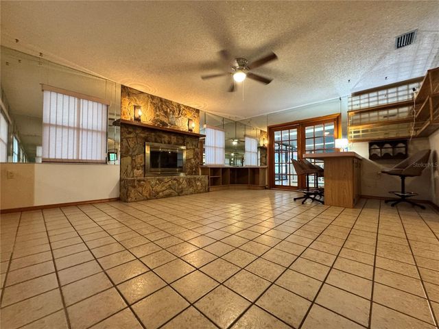 8225 E HIGHWAY 25, Belleview, FL 34420