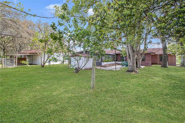 8225 E HIGHWAY 25, Belleview, FL 34420