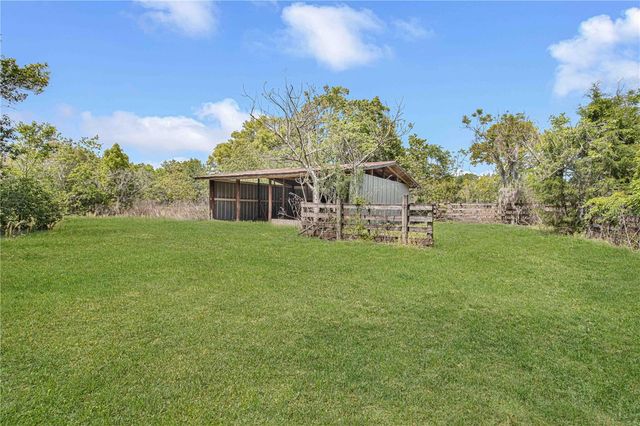 8225 E HIGHWAY 25, Belleview, FL 34420