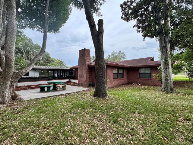 8225 E HIGHWAY 25, Belleview, FL 34420