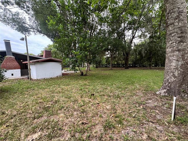 8225 E HIGHWAY 25, Belleview, FL 34420