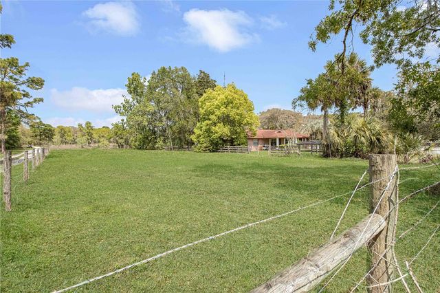 8225 E HIGHWAY 25, Belleview, FL 34420