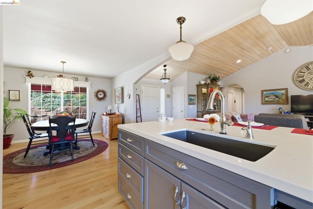 22295 Paseo De Los Portales Rd, Sonora, CA 95370