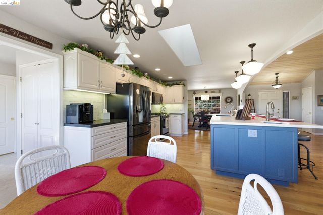 22295 Paseo De Los Portales Rd, Sonora, CA 95370