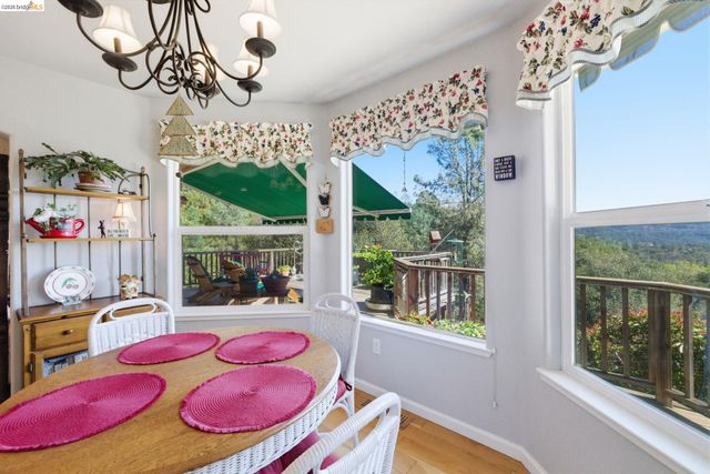 22295 Paseo De Los Portales Rd, Sonora, CA 95370