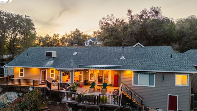 22295 Paseo De Los Portales Rd, Sonora, CA 95370