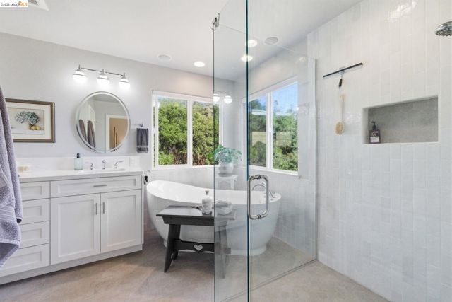 22295 Paseo De Los Portales Rd, Sonora, CA 95370