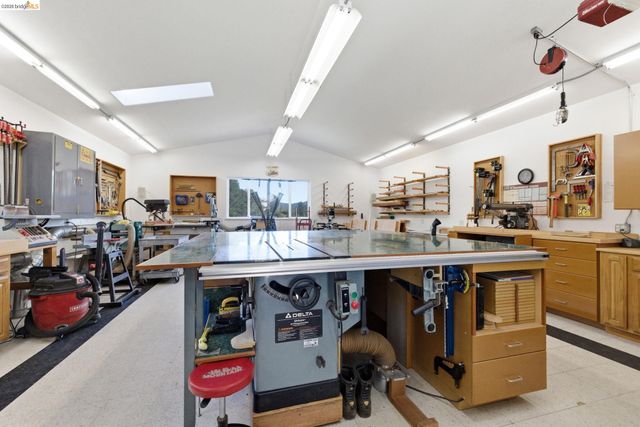 22295 Paseo De Los Portales Rd, Sonora, CA 95370