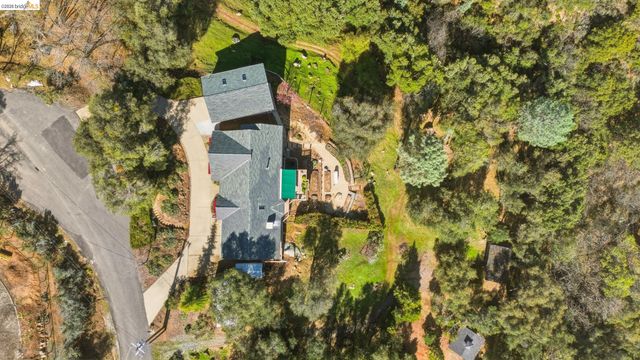 22295 Paseo De Los Portales Rd, Sonora, CA 95370