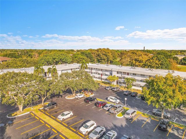 8405 NW 61st St D207, Tamarac, FL 33321