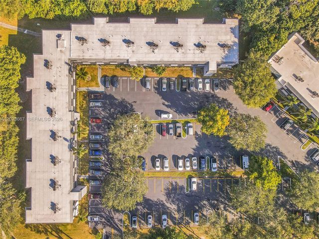 8405 NW 61st St D207, Tamarac, FL 33321