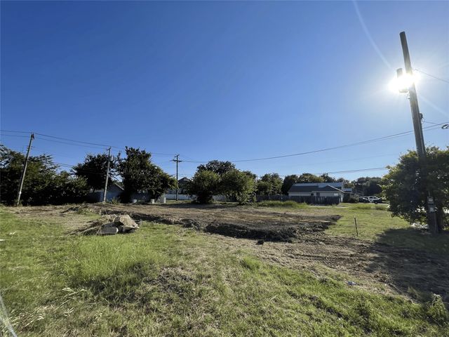 1400 E Morphy Street, Fort Worth, TX 76104