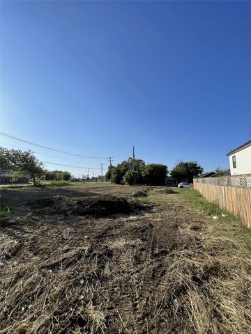 1400 E Morphy Street, Fort Worth, TX 76104