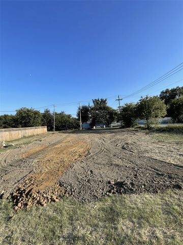 1400 E Morphy Street, Fort Worth, TX 76104