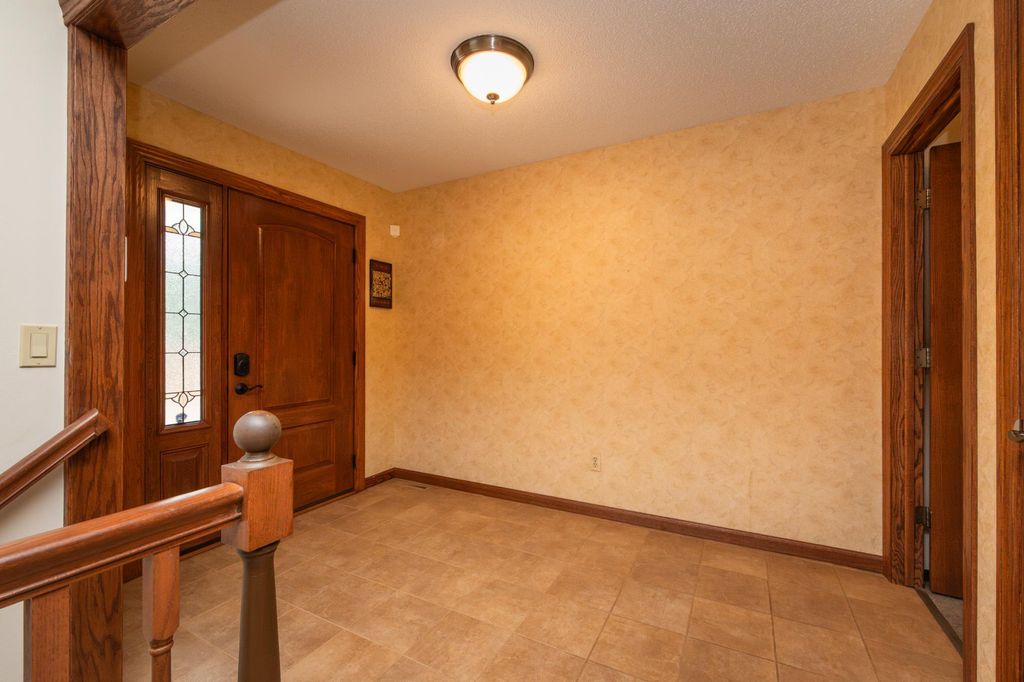 1732 Evergreen Drive, Woodbury, MN 55125 — photo 5