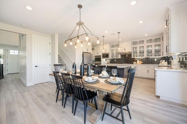 2017 Arbor Ridge Dr, Roseville, CA 95747