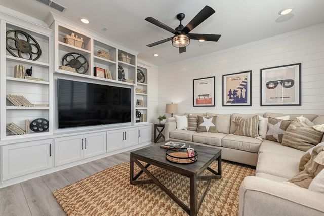 2017 Arbor Ridge Dr, Roseville, CA 95747