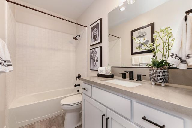 2017 Arbor Ridge Dr, Roseville, CA 95747