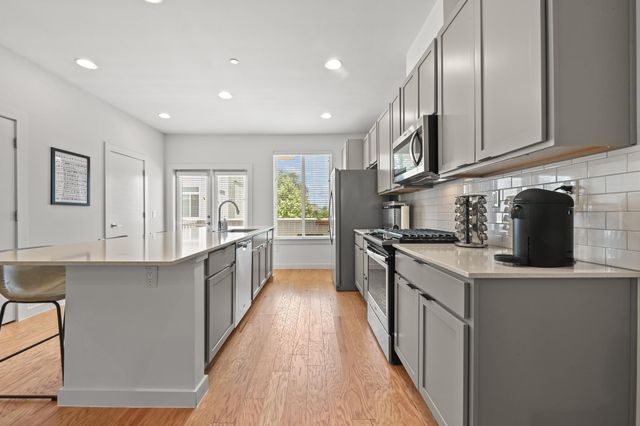 814 N. Bluff DR 93, Austin, TX 78745