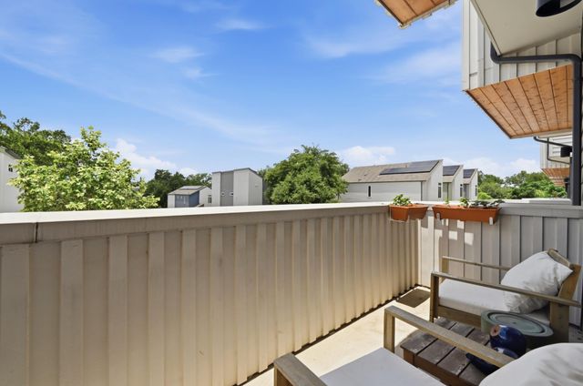 814 N. Bluff DR 93, Austin, TX 78745