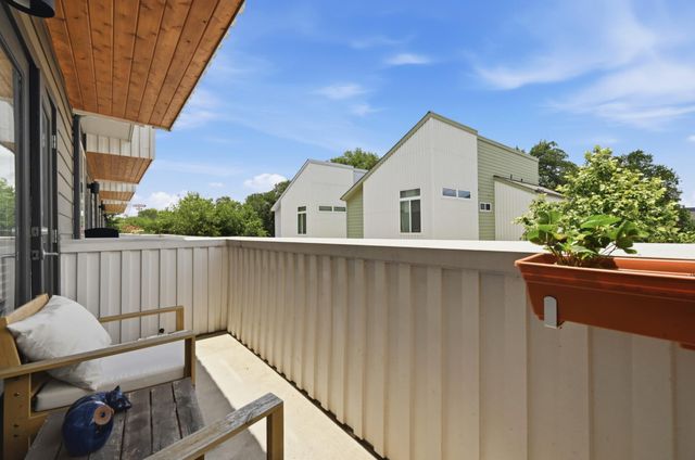 814 N. Bluff DR 93, Austin, TX 78745