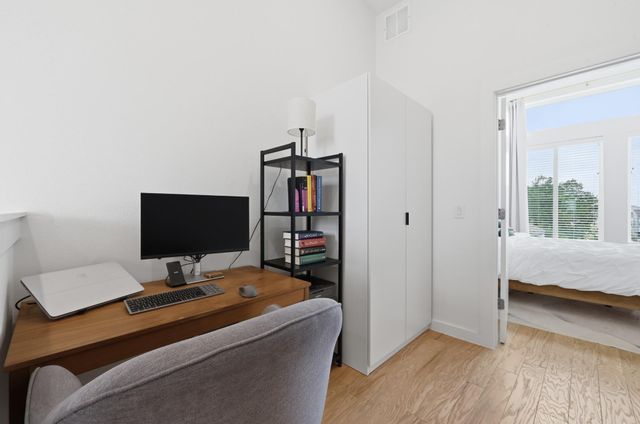 814 N. Bluff DR 93, Austin, TX 78745