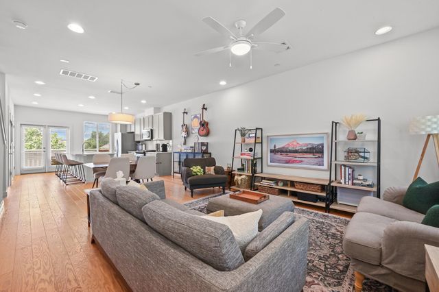 814 N. Bluff DR 93, Austin, TX 78745