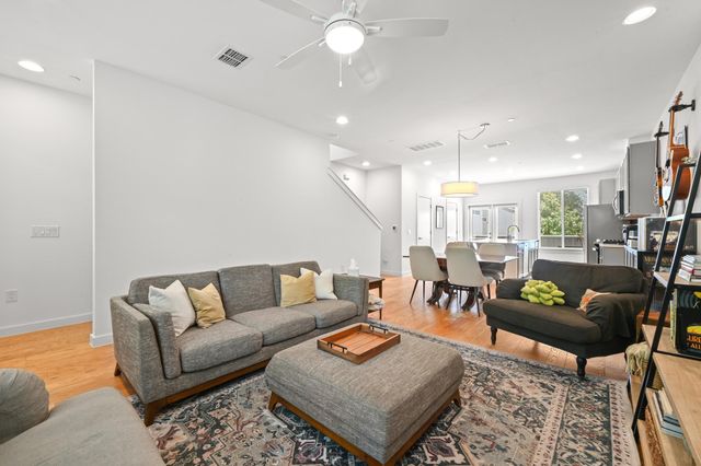 814 N. Bluff DR 93, Austin, TX 78745