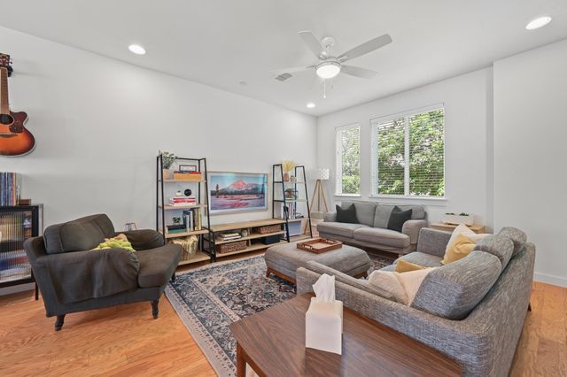 814 N. Bluff DR 93, Austin, TX 78745
