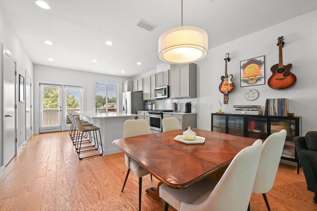 814 N. Bluff DR 93, Austin, TX 78745
