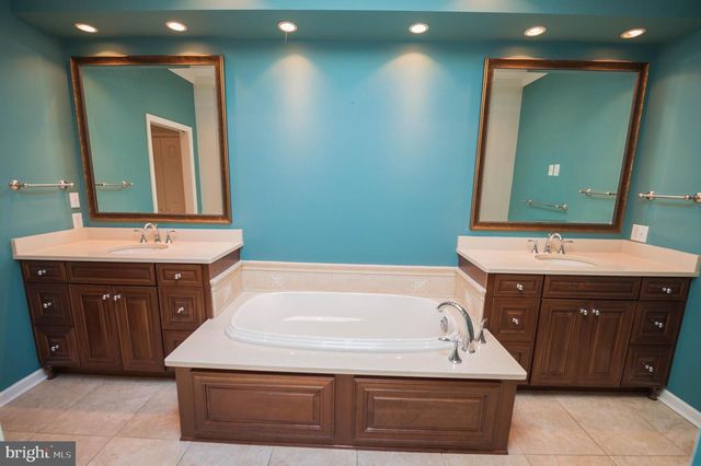 5482 ROYAL MILE BLVD, Salisbury, MD 21801