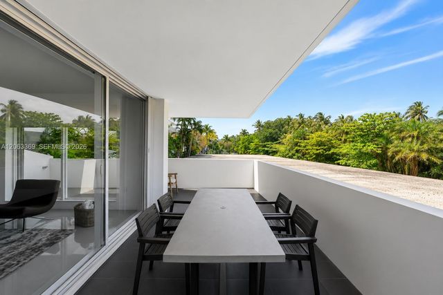155 Ocean Lane Dr 208, Key Biscayne, FL 33149