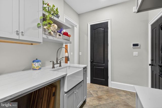 21051 ST LOUIS RD, Middleburg, VA 20117