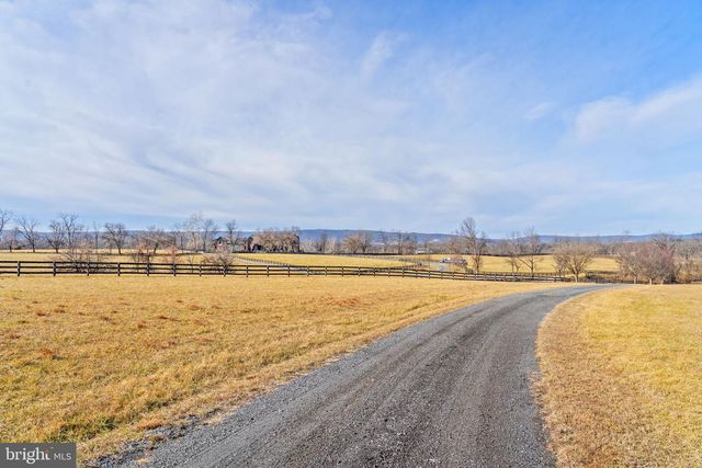 21051 ST LOUIS RD, Middleburg, VA 20117