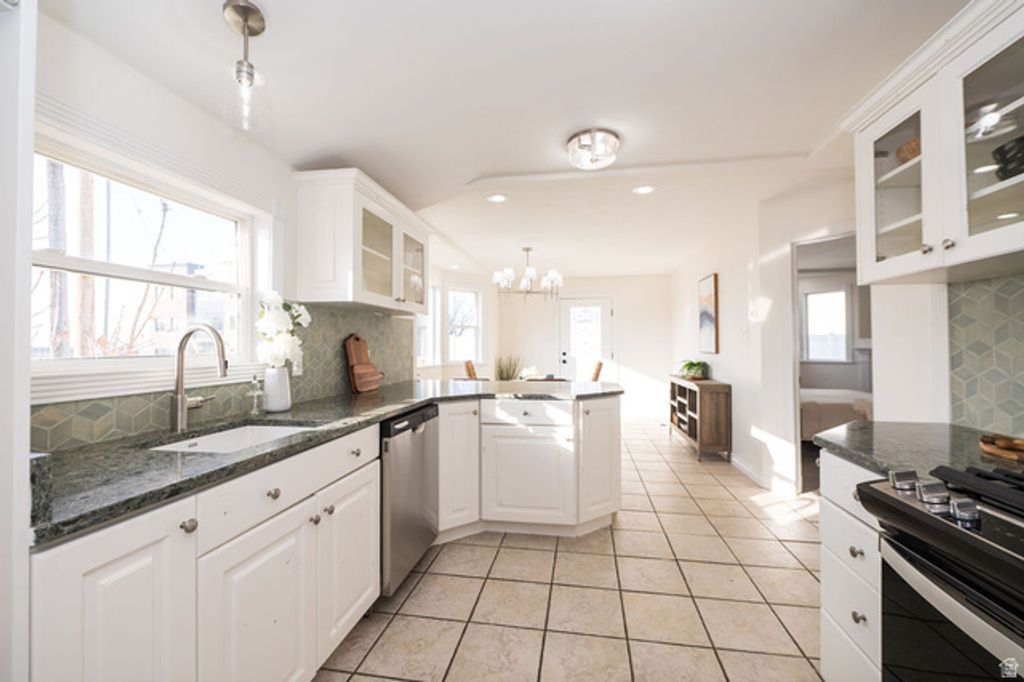 Image 6 of property listing at 1411 E WOODLAND AVE, Salt Lake City, UT 84106