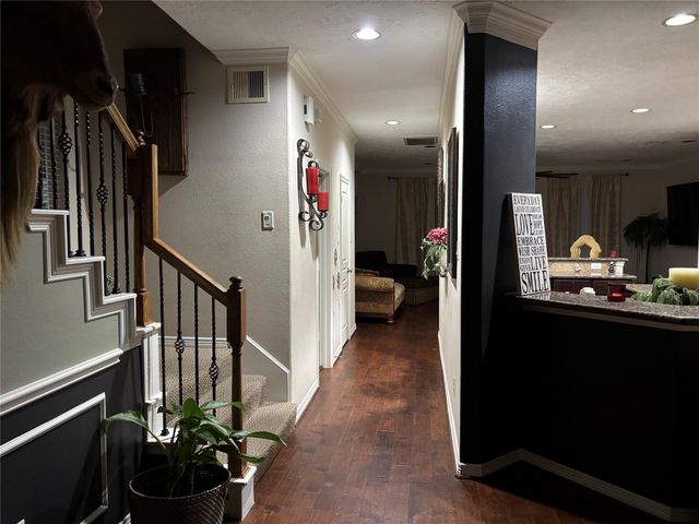 3419 Skyline Village Drive, Houston, TX 77057