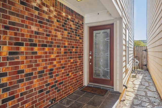 3419 Skyline Village Drive, Houston, TX 77057