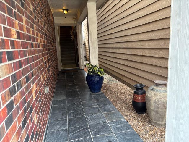 3419 Skyline Village Drive, Houston, TX 77057