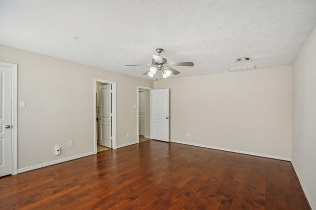 3419 Skyline Village Drive, Houston, TX 77057