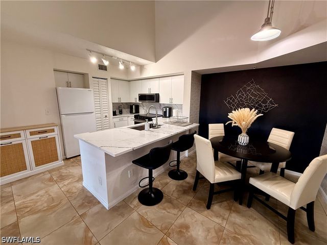 1265 Wildwood Lakes BLVD 303, Naples, FL 34104